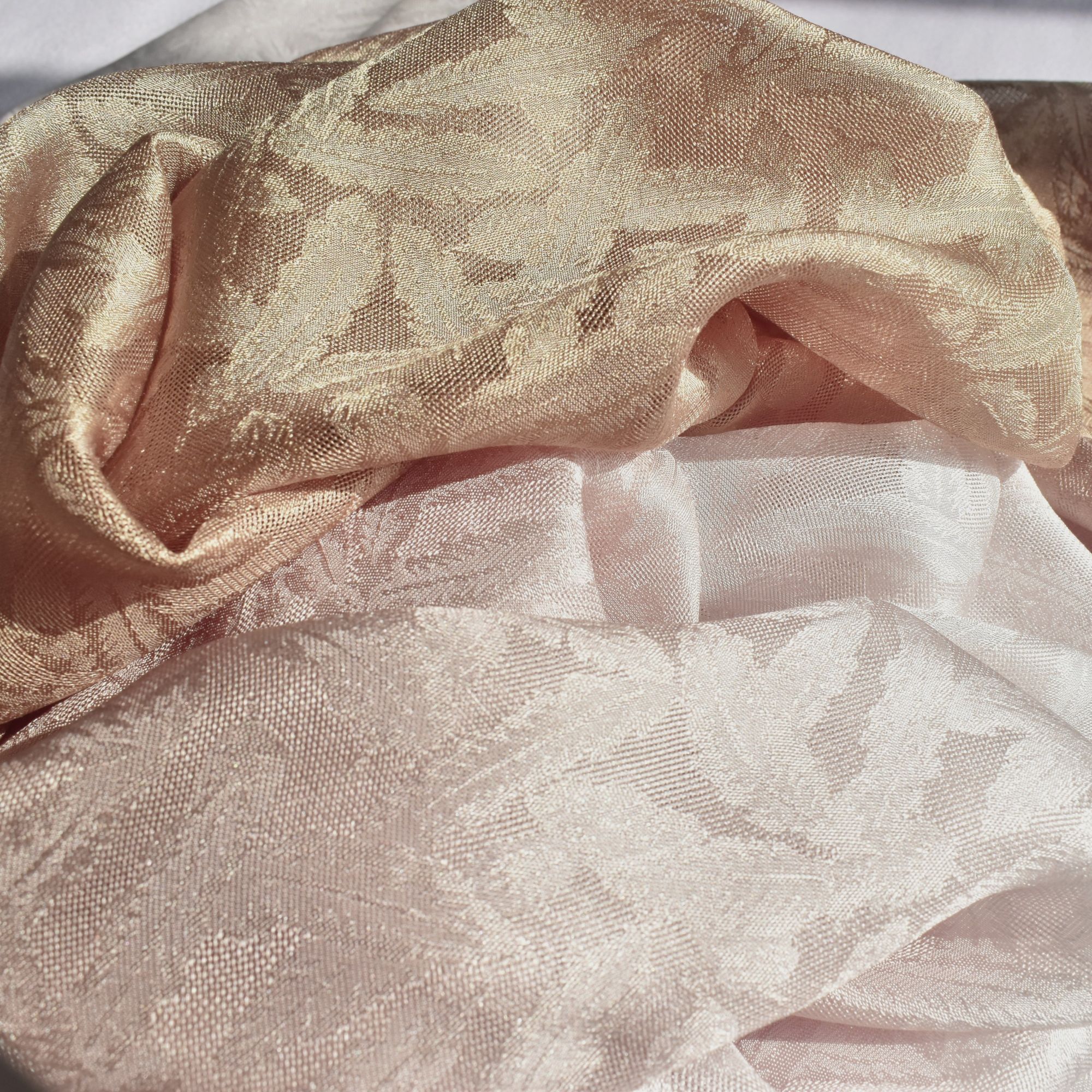 新④「色が変化する麴塵染」ジャガード織シルク大判ショール（１０５×２５０ｃｍ）